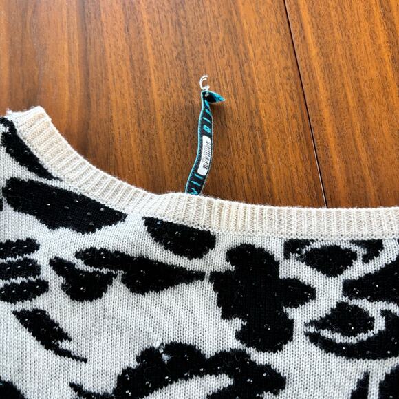 Alice + Olivia 100% Wool Sweater Black and Cream Floral Embellished Knit - Picture 8 of 12